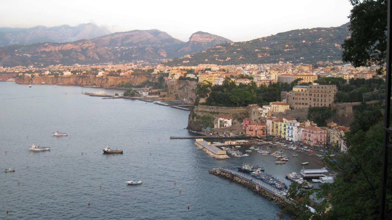 Il Borgo Antico Sorrento Sea View Apartment Екстериор снимка